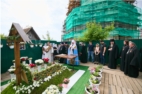 Заупокойная лития на месте погребения митрополита Чебоксарского и Чувашского Варнавы